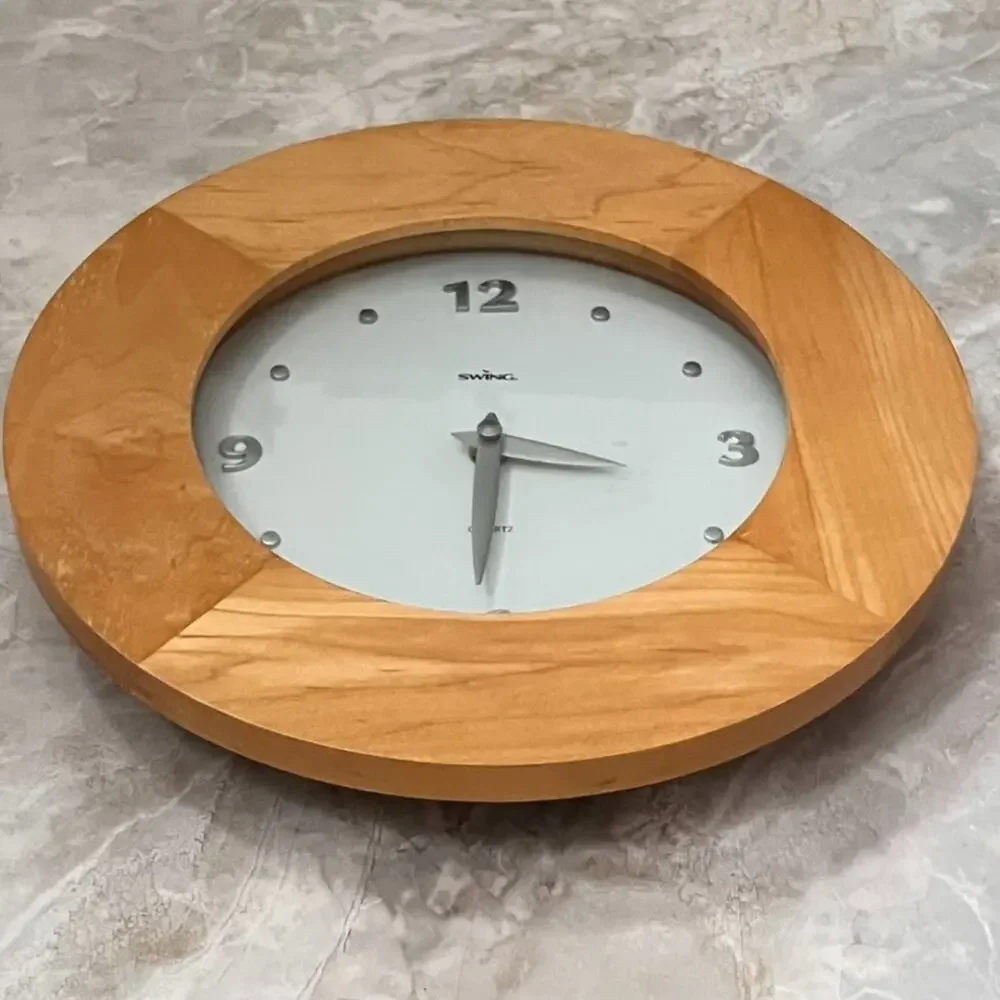 Crate & Barrel Wall Clock Maple Round WORKING